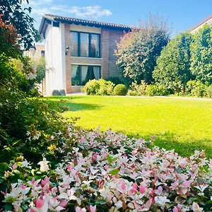 Frühstückspension Maison Jardin, Gambara